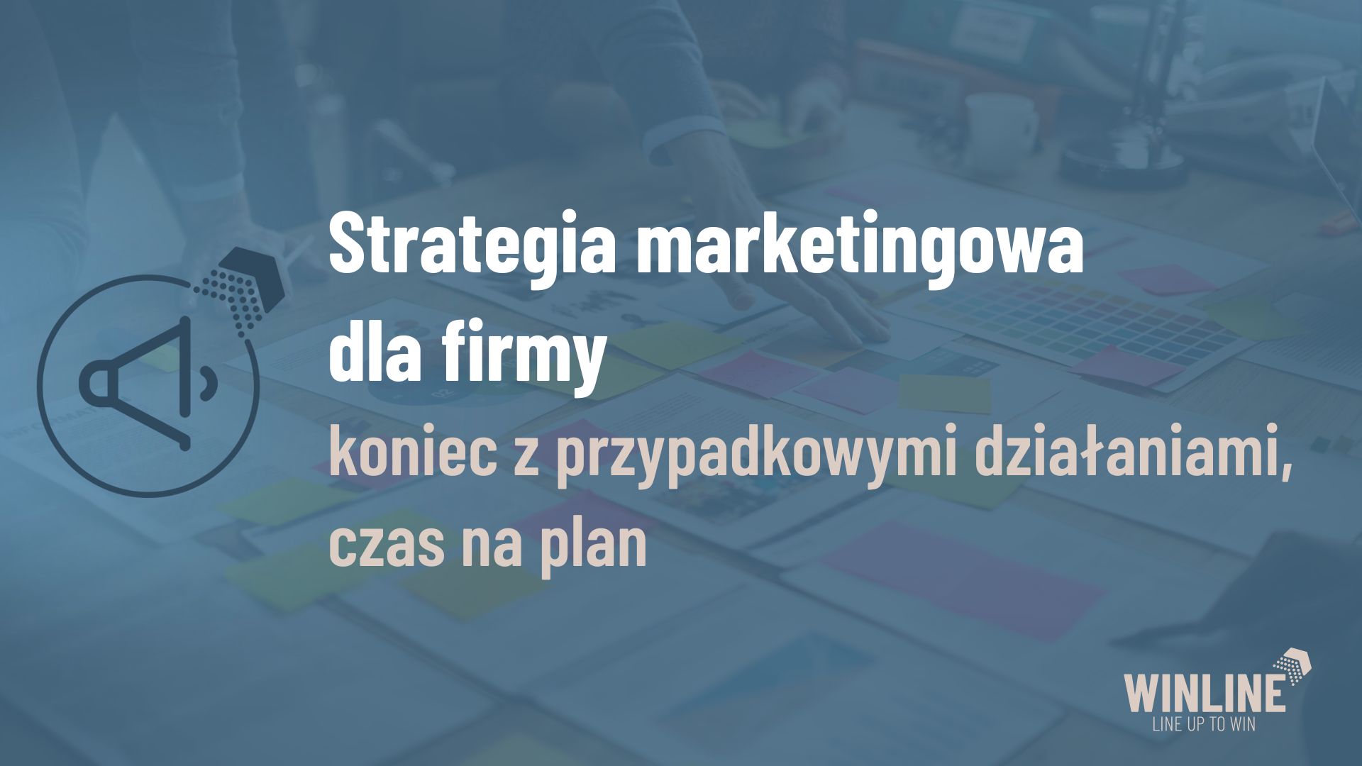 Grafika tytułowa artykułu o strategii marketingowej dla firmy.